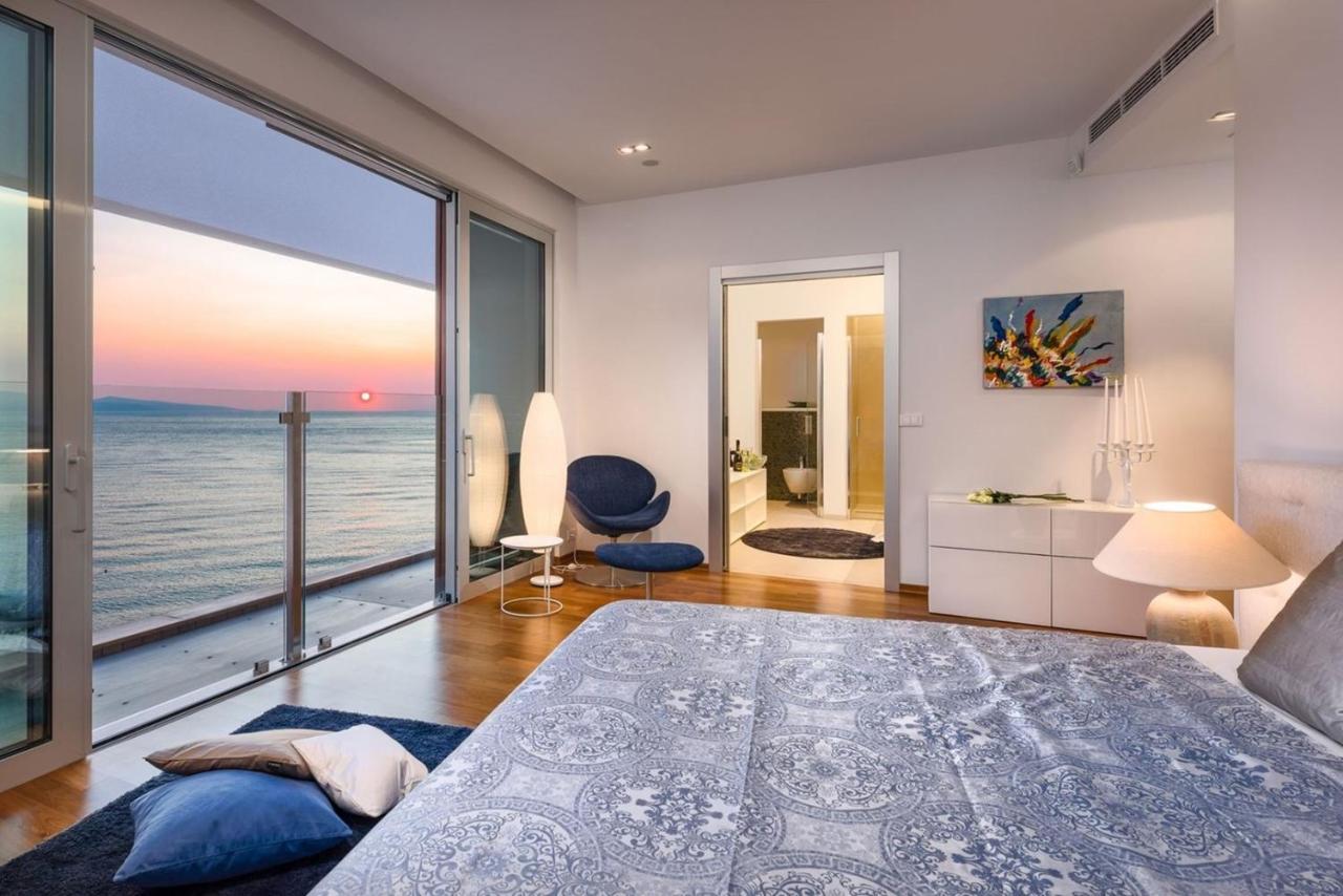 Luxury Seafront Villa Brela Pride With Private Heated Pool At The Beach In Brela - Baska Voda Exteriör bild