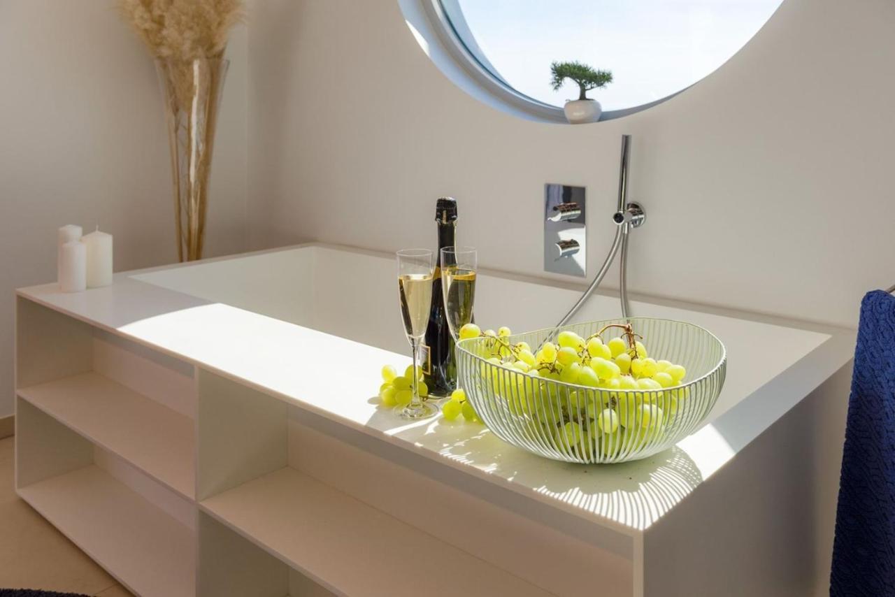 Luxury Seafront Villa Brela Pride With Private Heated Pool At The Beach In Brela - Baska Voda Exteriör bild